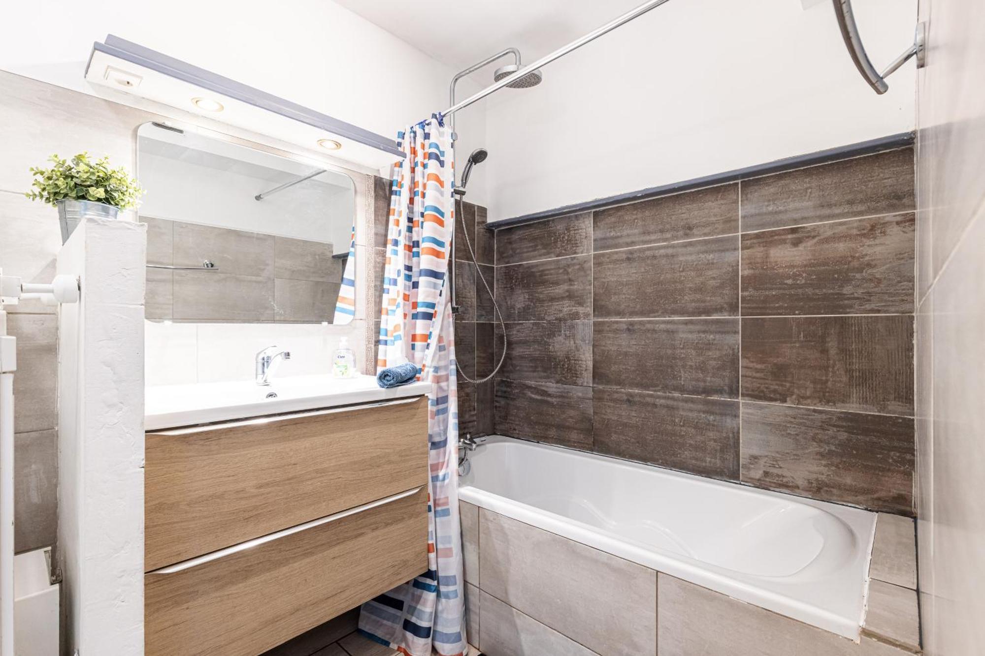 ואלאוריס Appartement Familial Avec Jardin Ensoleille Dans La Cite Des Potiers מראה חיצוני תמונה